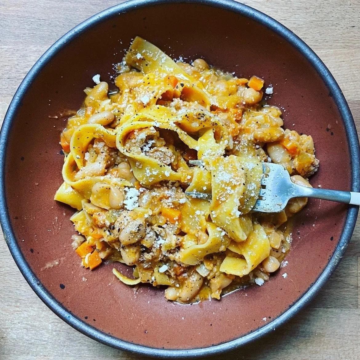 Slow vibes, fast ragu - thick, saucy and ready in 40!