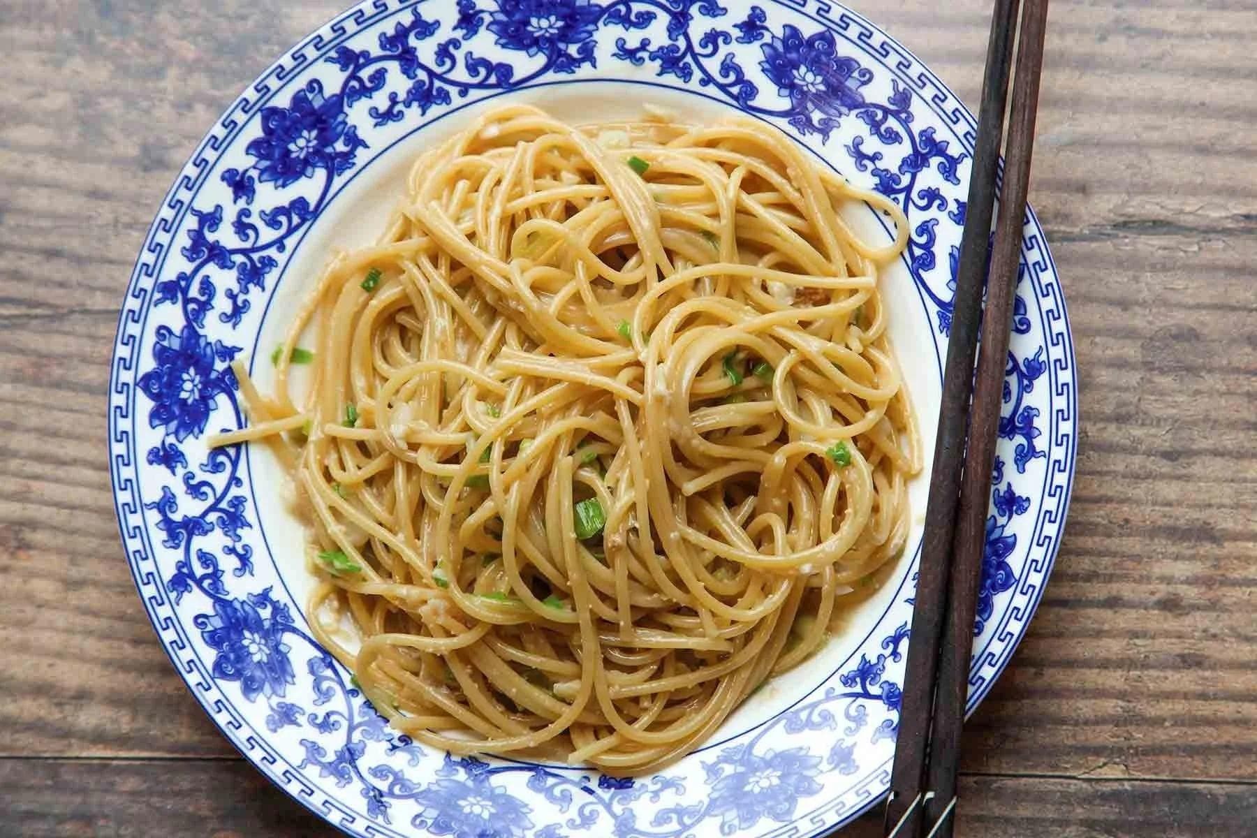 Simple, Flavorful Vietnamese Garlic Noodles